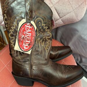 Laredo cowgirl boots
